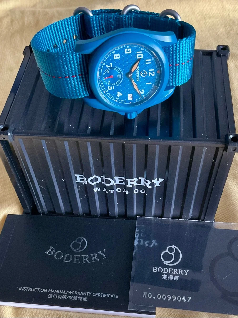 Mint Automatic Hi-Beat Boderry Titanium Field Watch Original Box/Manual